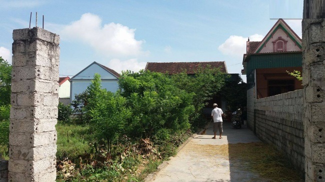 Ngôi nhà nhỏ của ông Chung nơi làng quê nghèo. Ảnh nguồn internet