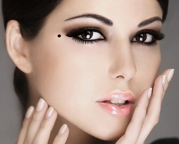 Giải mã ý nghĩa nốt ruồi ở đuôi mắt và một số vị trí đặc biệt