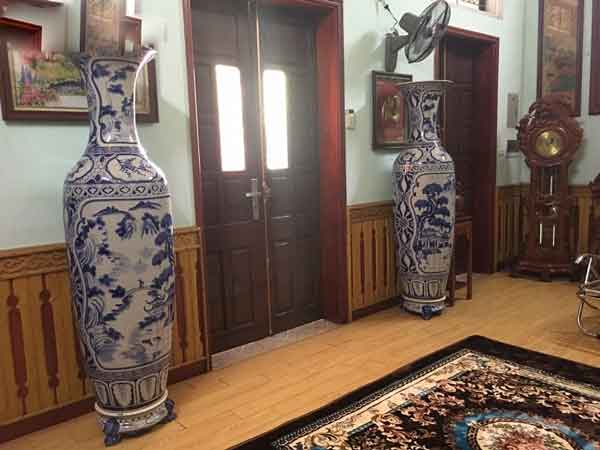 Cách bố trí lộc bình phòng khách giúp gia chủ hút tài lộc