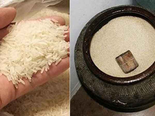 Đặt hũ gạo gần cửa có thể khiến tài lộc dễ dàng "tuột" ra ngoài