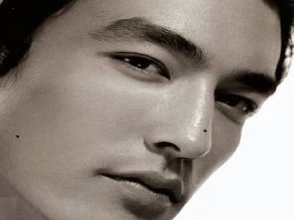 Ý nghĩa chung của mụn ruồi ở sống mũi nam giới