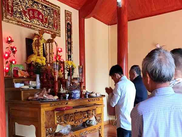 Văn khấn xin lộc gia tiên buốn bán tại nhà cầu tài,cầu may Văn khấn xin lộc gia tiên buốn bán tại nhà cầu tài,cầu may