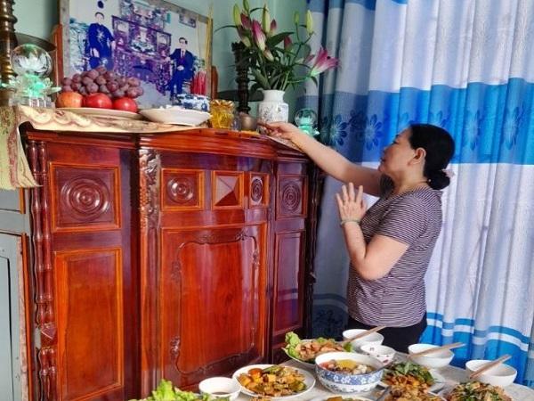 Bài văn khấn cúng cơm hôm trước ngày giỗ